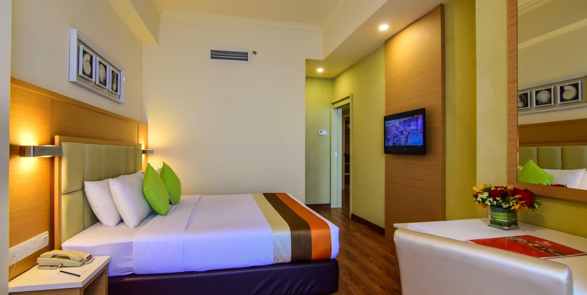 Hotel Sentral Seaview @ ​Beachfront Tanjung Bungah  Eksteriør billede