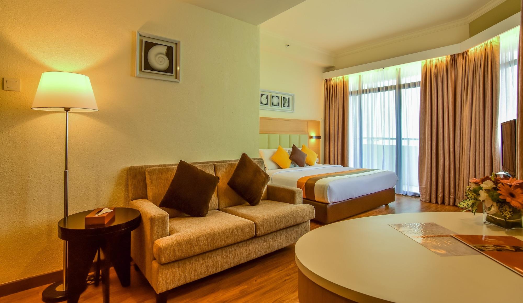 Hotel Sentral Seaview @ ​Beachfront Tanjung Bungah  Eksteriør billede