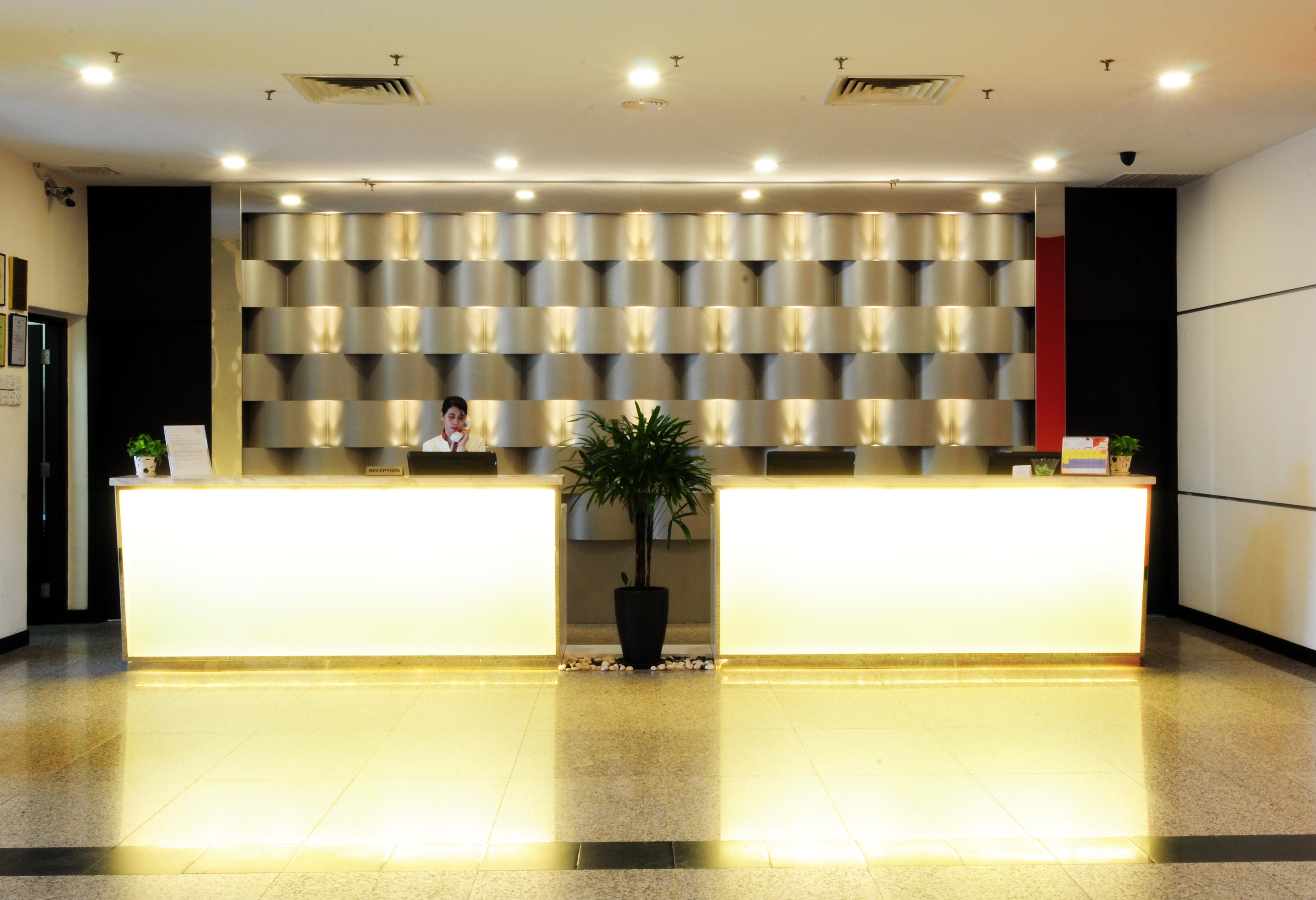 Hotel Sentral Seaview @ ​Beachfront Tanjung Bungah  Eksteriør billede