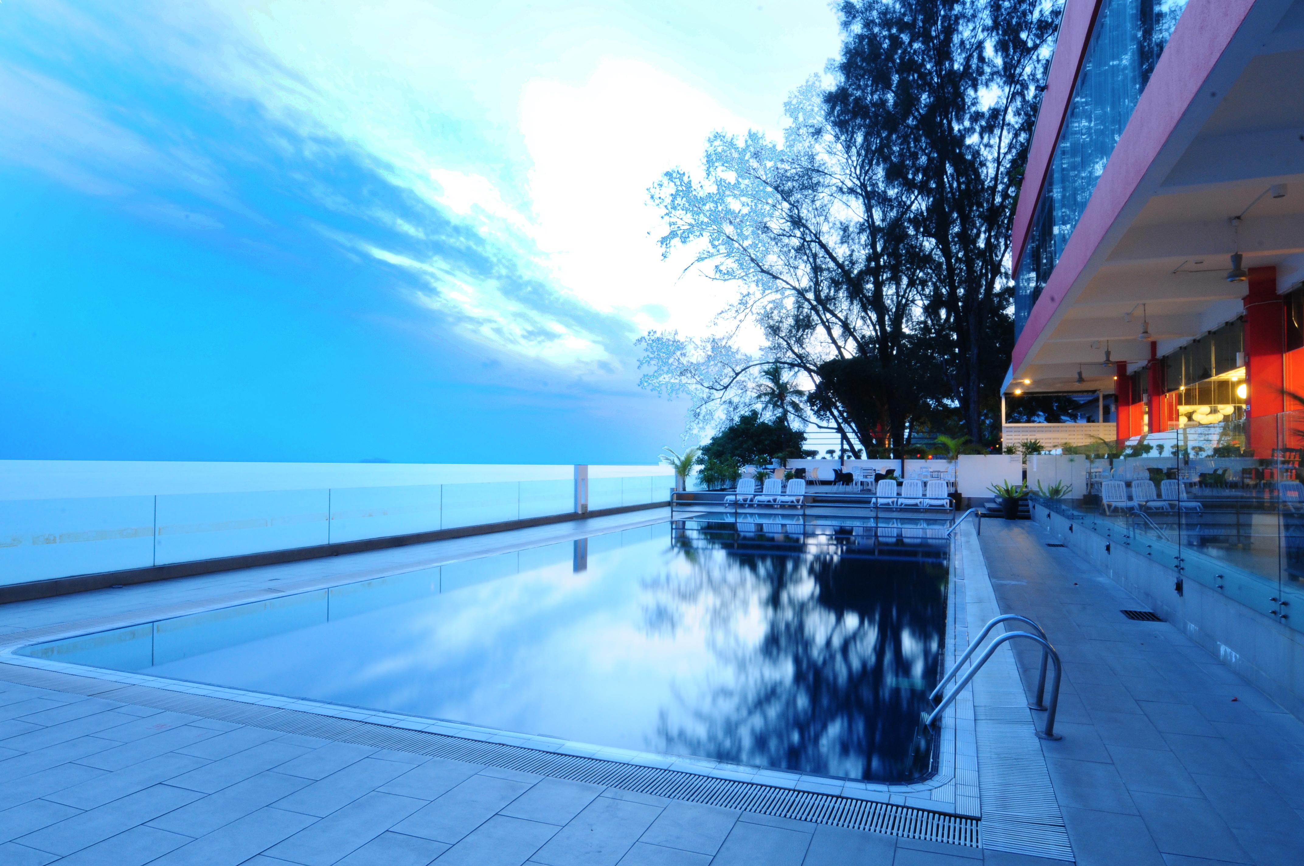 Hotel Sentral Seaview @ ​Beachfront Tanjung Bungah  Eksteriør billede