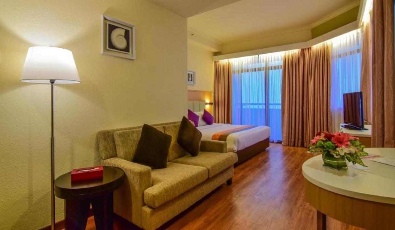 Hotel Sentral Seaview @ ​Beachfront Tanjung Bungah  Eksteriør billede