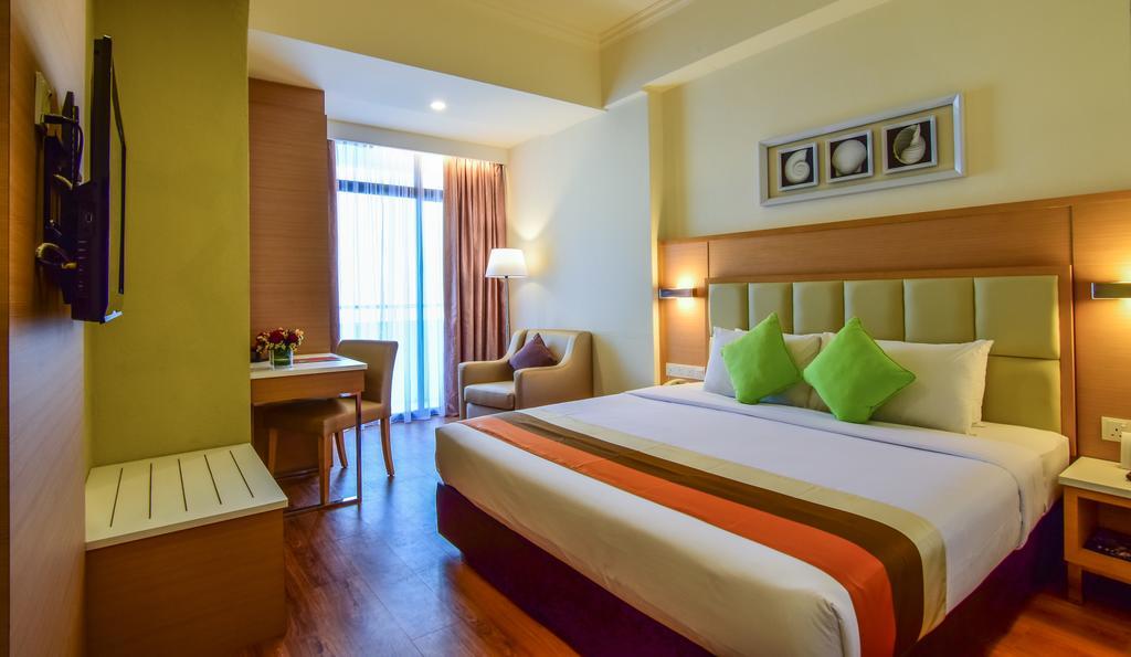 Hotel Sentral Seaview @ ​Beachfront Tanjung Bungah  Eksteriør billede