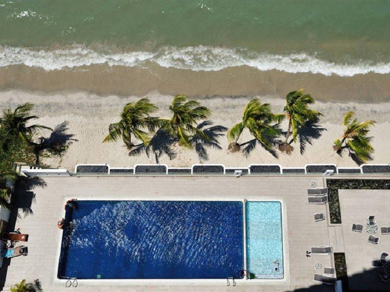 Hotel Sentral Seaview @ ​Beachfront Tanjung Bungah  Eksteriør billede