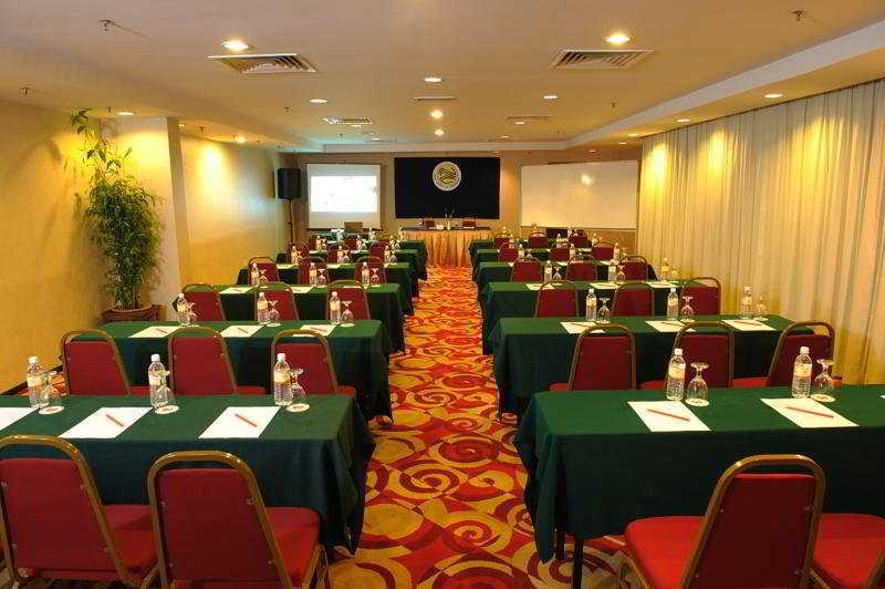Hotel Sentral Seaview @ ​Beachfront Tanjung Bungah  Eksteriør billede