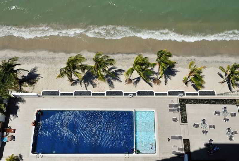 Hotel Sentral Seaview @ ​Beachfront Tanjung Bungah  Eksteriør billede
