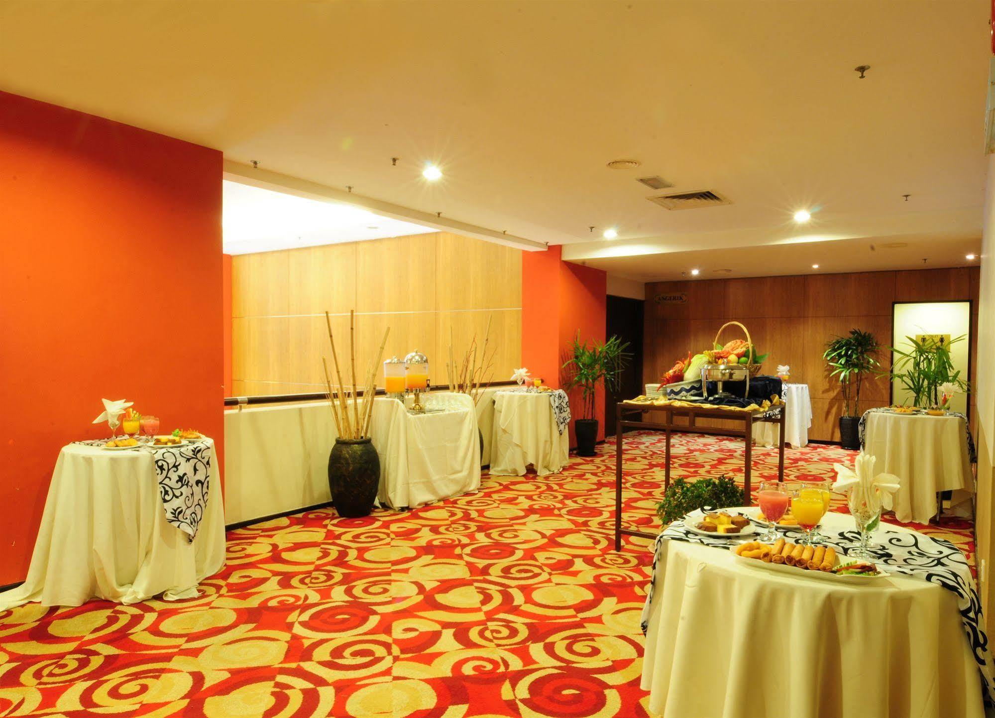 Hotel Sentral Seaview @ ​Beachfront Tanjung Bungah  Eksteriør billede