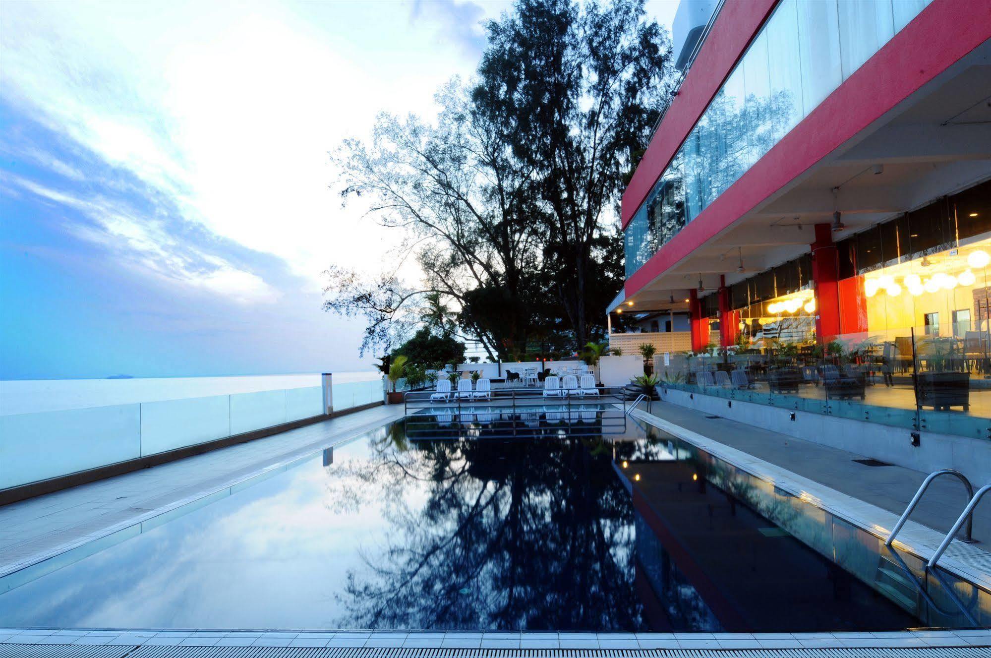 Hotel Sentral Seaview @ ​Beachfront Tanjung Bungah  Eksteriør billede